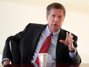 governor-john-kasich-conversationjpg-426b4ff38eb0ff02